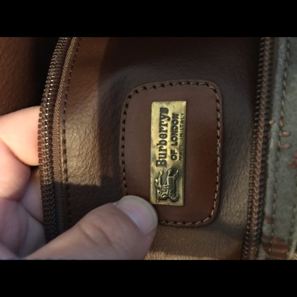 Burberry purse - Picture 4 of 14